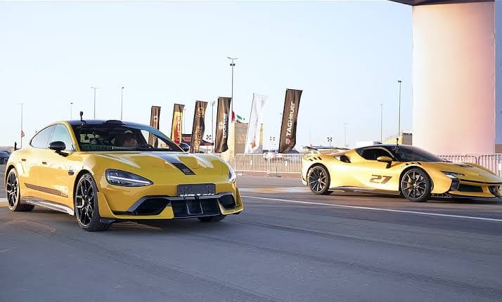 Xiaomi’s Cheap Electric Car Destroys Ferrari in Drag Races